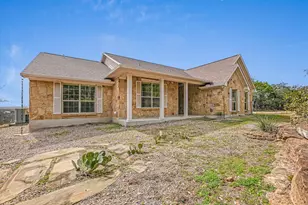 851 Stone Mountain Dr, Marble Falls, TX 78654 - Photo 2