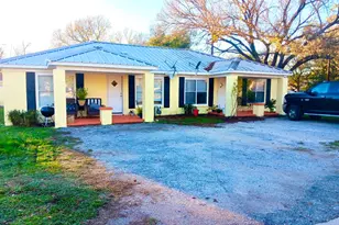 800 S Vanderveer, Burnet, TX 78611 - Photo 1