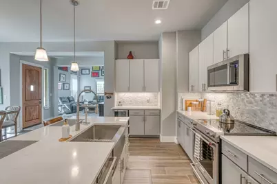 300 Tuscan Dr, Horseshoe Bay, TX 78657 - Photo 8