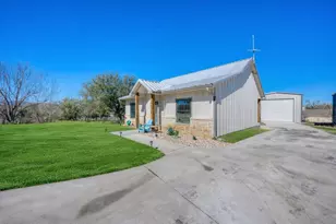 308 Oak Dr, Kingsland, TX 78639 - Photo 2