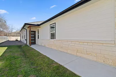 1111 A Cedar Dr, Marble Falls, TX 78654 - Photo 2