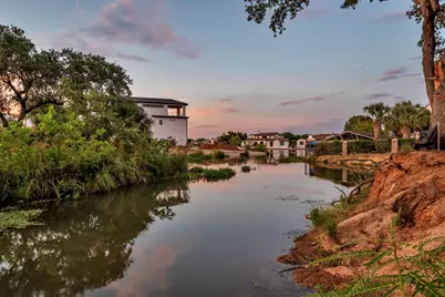 108 Moon Isle, Horseshoe Bay, TX 78657 - Photo 4