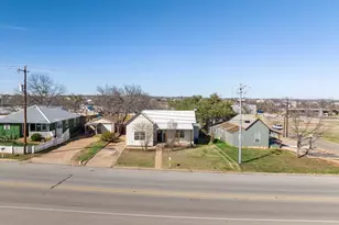 403 W Main St, Llano, TX 78643 - Photo 24