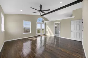 510 Circle Dr, Horseshoe Bay, TX 78657 - Photo 10