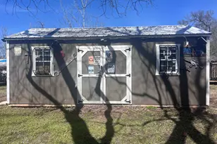 606 E Jackson St, Burnet, TX 78611 - Photo 6