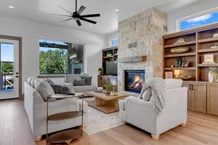 208 E Lakeshore Dr, Sunrise Beach, TX 78643 - Photo 6