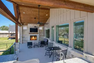 208 E Lakeshore Dr, Sunrise Beach, TX 78643 - Photo 24