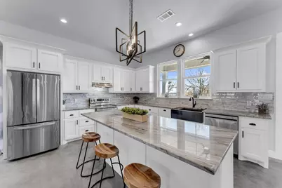 520 E Island Drive, Bluffton, TX 78607 - Photo 10