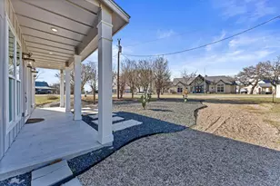 520 E Island Dr, Bluffton, TX 78607 - Photo 6