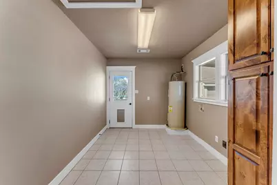 808 N Water St, Burnet, TX 78611 - Photo 14