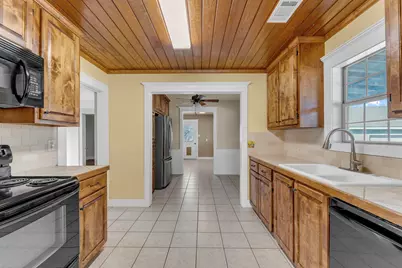 808 N Water St, Burnet, TX 78611 - Photo 16