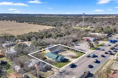 808 N Water St, Burnet, TX 78611 - Photo 2