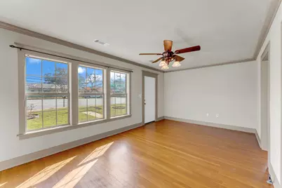 808 N Water St, Burnet, TX 78611 - Photo 8