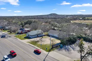 808 N Water St, Burnet, TX 78611 - Photo 30