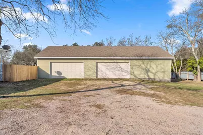 808 N Water St, Burnet, TX 78611 - Photo 22