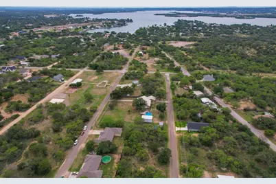 121 W Cedar Street, Granite Shoals, TX 78654 - Photo 2