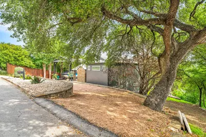 702 Los  Escondidos, Marble Falls, TX 78654 - Photo 28