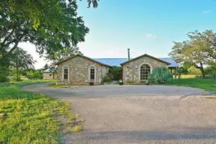101 Stadium Vw Dr, Marble Falls, TX 78654 - Photo 2