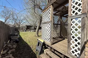 706 N Vendeveer, Burnet, TX 78611 - Photo 4