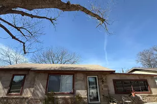 706 N Vendeveer, Burnet, TX 78611 - Photo 2