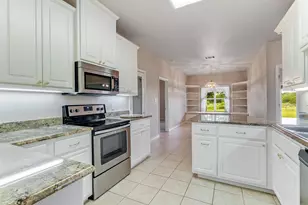 416 Highland Dr, Highland Haven, TX 78654 - Photo 4