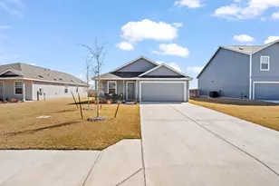 320 Bertram Oaks Dr, Bertram, TX 78605 - Photo 2
