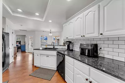 185 Broadmoor St, Meadowlakes, TX 78654 - Photo 8