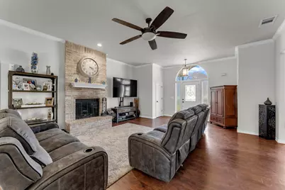 185 Broadmoor St, Meadowlakes, TX 78654 - Photo 6