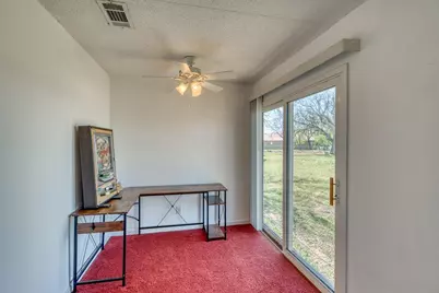 508 W Lakecrest, Bluffton, TX 78607 - Photo 14