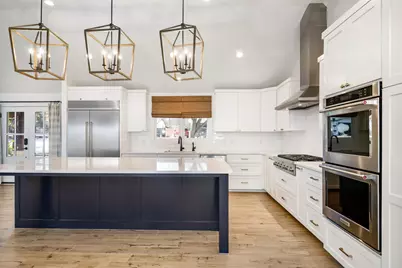 1001 Lakeshore Dr, Marble Falls, TX 78654 - Photo 8