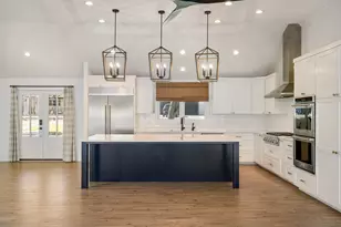 1001 Lakeshore Dr, Marble Falls, TX 78654 - Photo 10