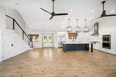 1001 Lakeshore Dr, Marble Falls, TX 78654 - Photo 6