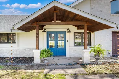 1001 Lakeshore Dr, Marble Falls, TX 78654 - Photo 2