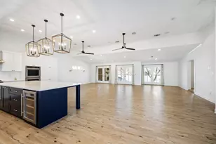 1001 Lakeshore Dr, Marble Falls, TX 78654 - Photo 4