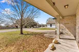 204 Cailin Ct, Burnet, TX 78611 - Photo 2