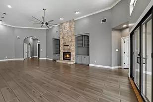 317 Short Circuit, Horseshoe Bay, TX 78657 - Photo 4