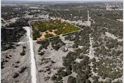 7246 Private Road 3804, Lampasas, TX 76550 - Photo 2