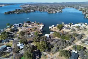 305 W Briar Dr, Granite Shoals, TX 78654 - Photo 2