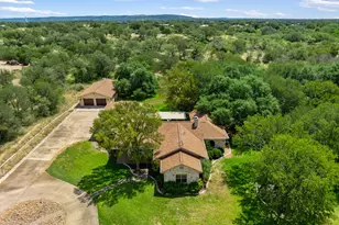 284 Skyview, Kingsland, TX 78639 - Photo 2