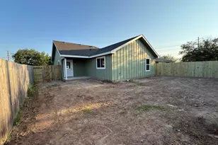1710 E Ave J, Lampasas, TX 76550 - Photo 14