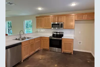 1710 E Avenue J, Lampasas, TX 76550 - Photo 2