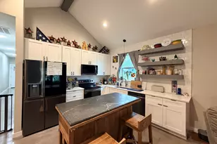 105 E Pine Dr, Granite Shoals, TX 78654 - Photo 10