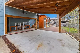 331 Grandview Dr, Horseshoe Bay, TX 78657 - Photo 4