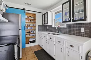 331 Grandview Dr, Horseshoe Bay, TX 78657 - Photo 10