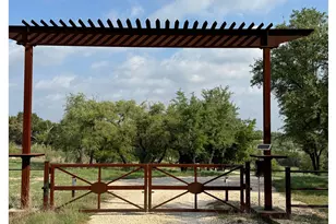 5 Barlow Dr, Briggs, TX 78608 - Photo 1