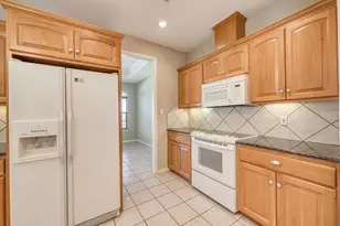 211 Gateway Pkwy, Marble Falls, TX 78654 - Photo 10