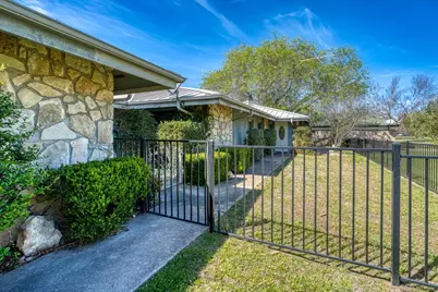 1504 Azure Unit A, Horseshoe Bay, TX 78657 - Photo 2