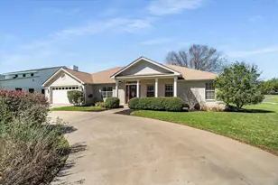 104 Firestone Pl, Meadowlakes, TX 78654 - Photo 2