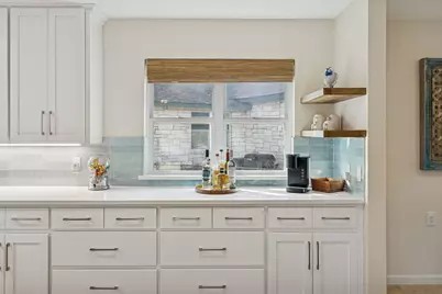 119 Robin Roads, Highland Haven, TX 78654 - Photo 16