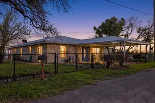 919 Lakeshore Loop, Tow, TX 78672 - Photo 32